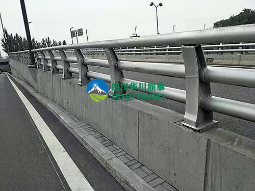 桥梁防撞护栏价格